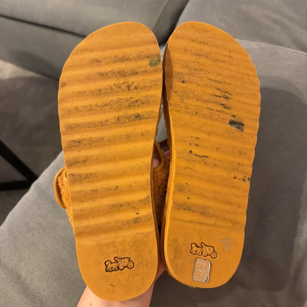 Coach Hollie Shearling Orange Flip Flops Gold Buckle 9B - Picture 5 of 7